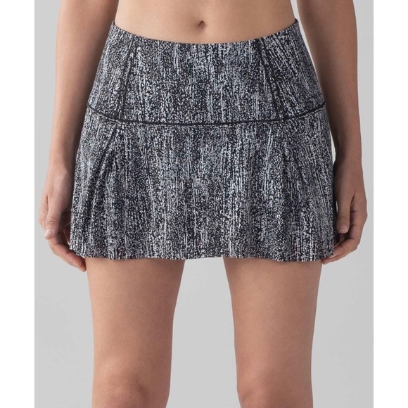 LULULEMON Lost In Pace Air Time White Black Mini Athletic Skirt - Picture 1 of 6